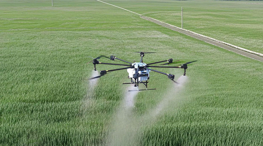 Large-Capacity-Agricultural-Drone-Crop-Spraying